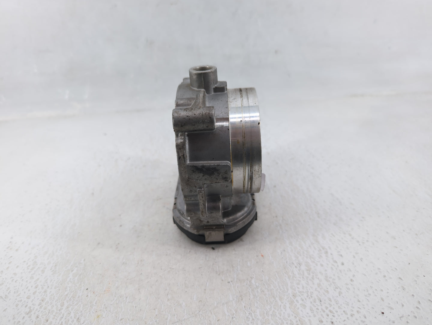 2014 Dodge Caravan Throttle Body P/N:05184349AC Fits Fits 2011 2012 2013 2015 2016 2017 2018 2019 2020 2021 2022 OEM Used Au