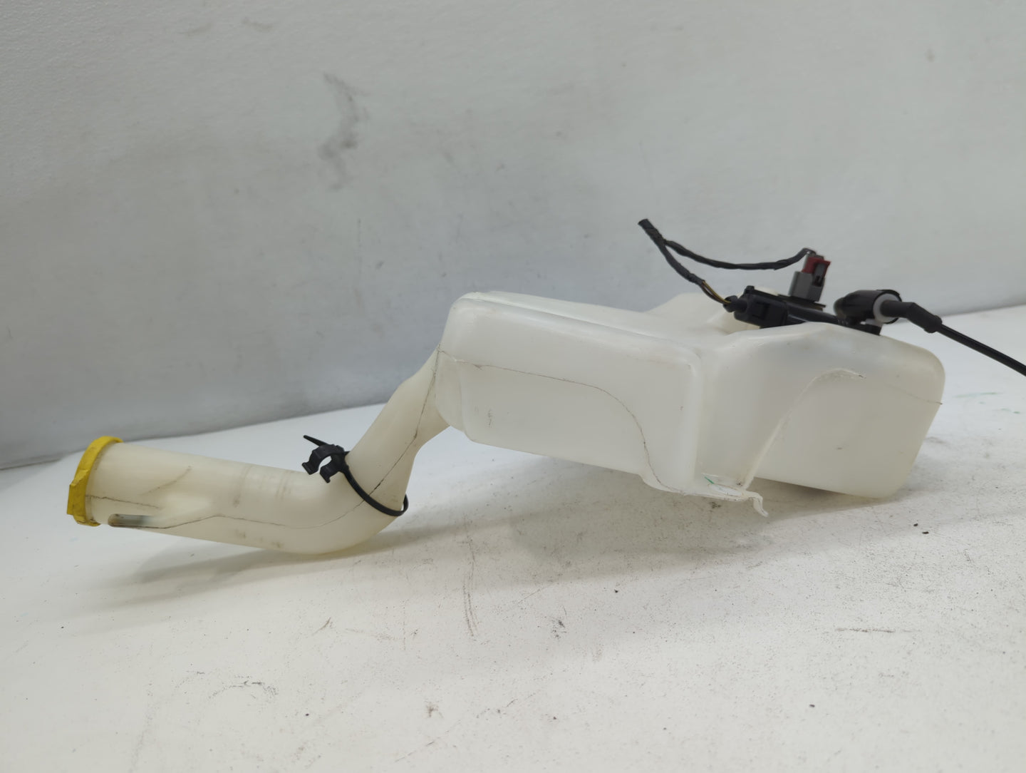 Dodge Caravan Windshield Washer Fluid Reservoir Bottle Oem - Oemusedautoparts1.com