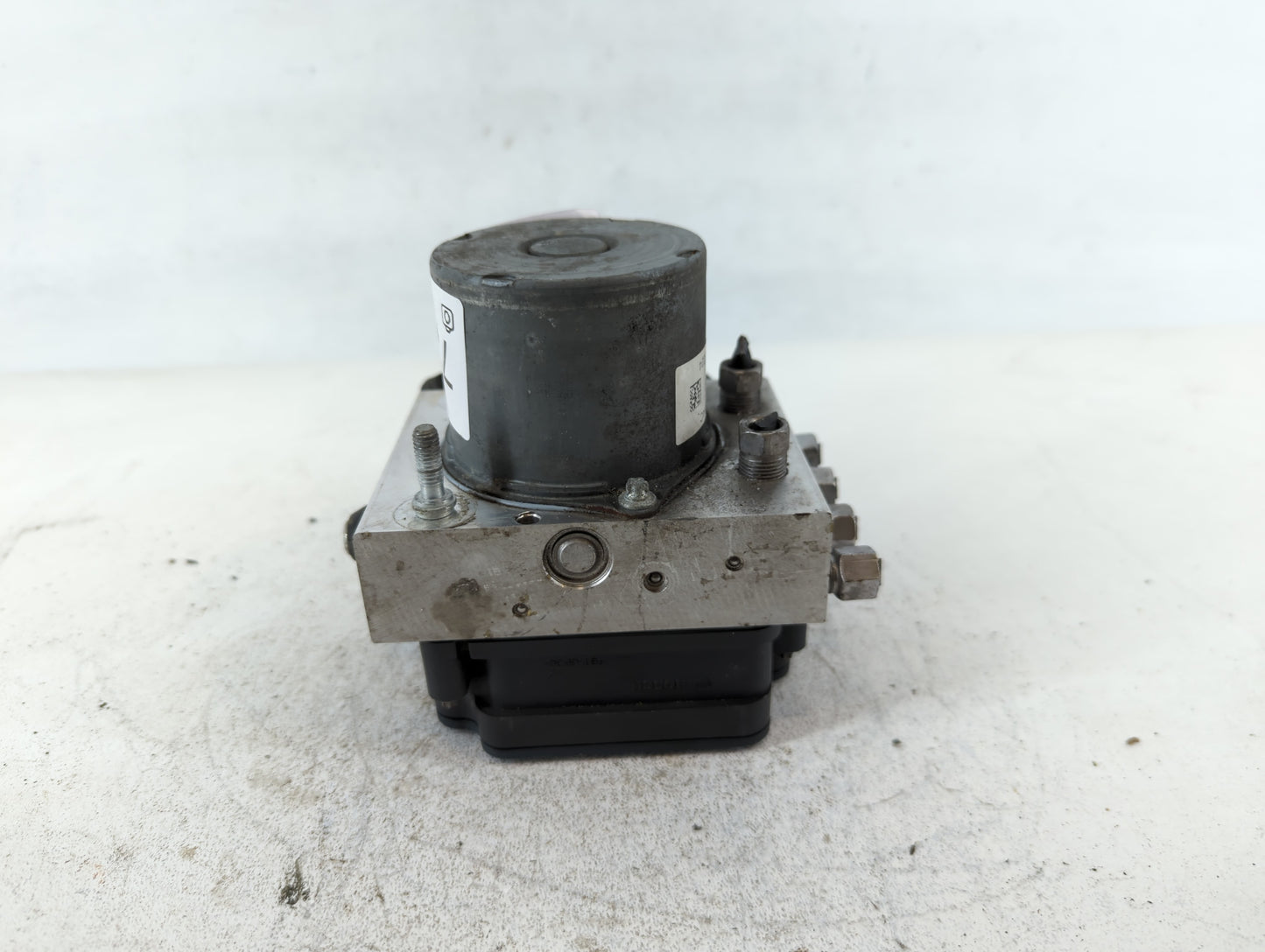 2014 Dodge Caravan ABS Pump Control Module Replacement P/N:P68183803AC Fits OEM Used Auto Parts - Oemusedautoparts1.com