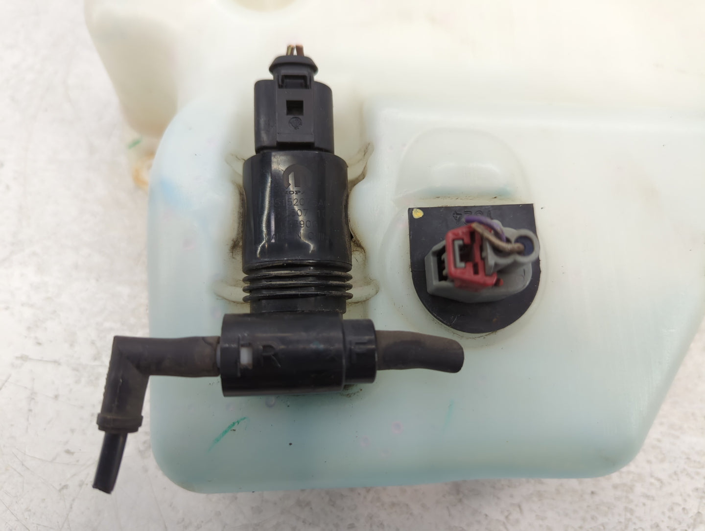 Dodge Caravan Windshield Washer Fluid Reservoir Bottle Oem - Oemusedautoparts1.com