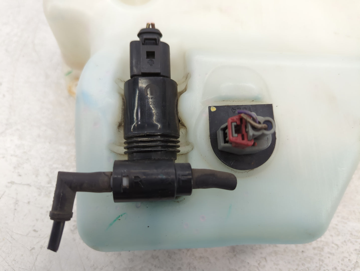 Dodge Caravan Windshield Washer Fluid Reservoir Bottle Oem - Oemusedautoparts1.com