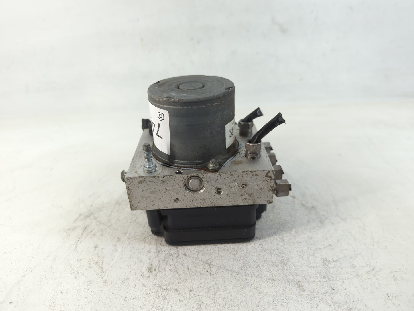 2014 Dodge Caravan ABS Pump Control Module Replacement P/N:P68183803AC Fits OEM Used Auto Parts - Oemusedautoparts1.com