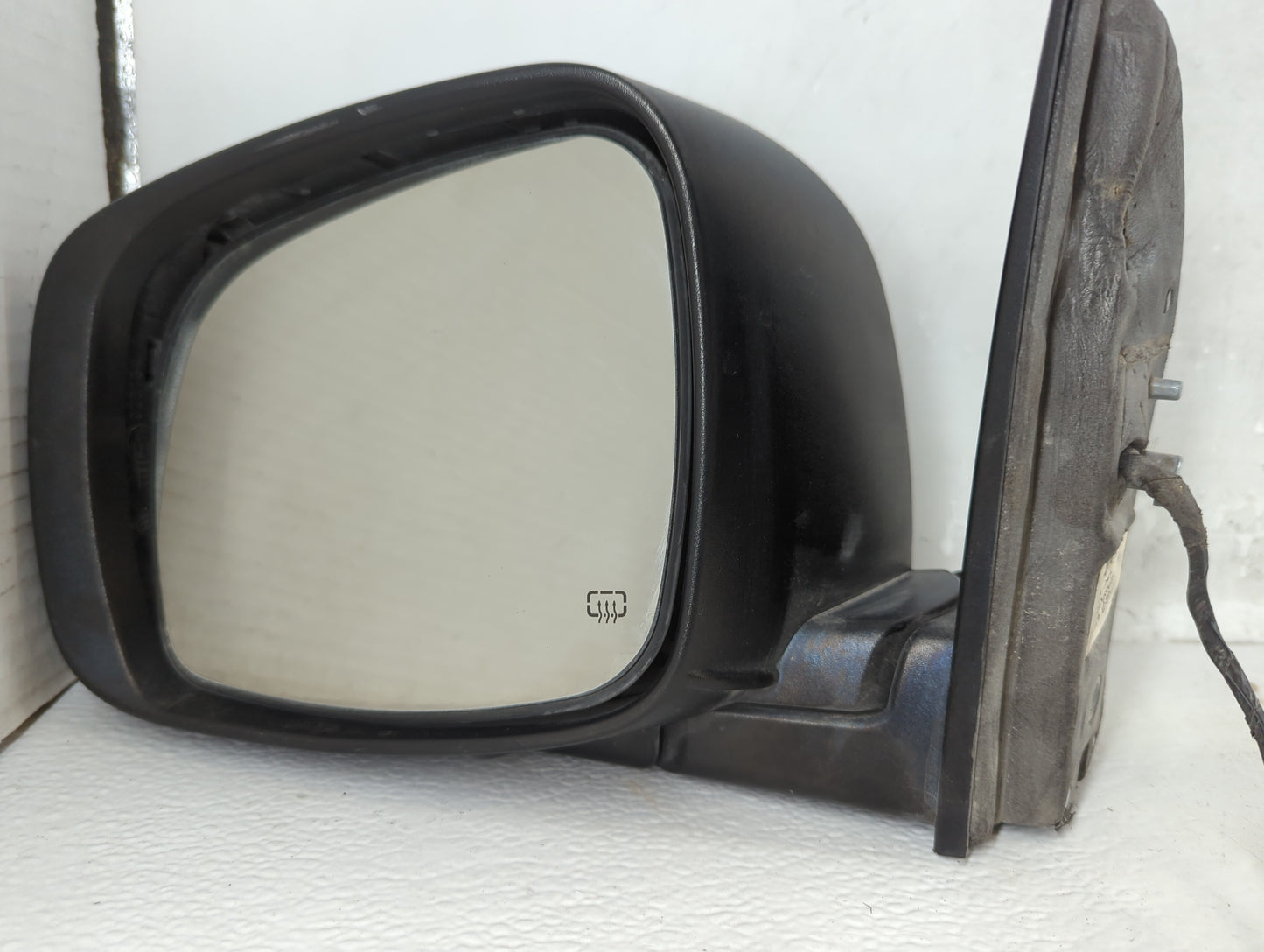 2014 Dodge Caravan Driver Side View Mirror - Left Door Mirror OEM Used - Oemusedautoparts1.com