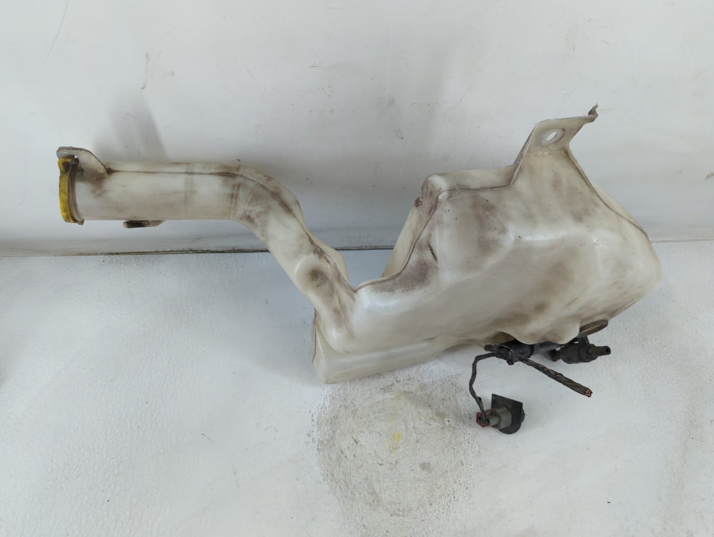 Dodge Caravan Windshield Washer Fluid Reservoir Bottle Oem - Oemusedautoparts1.com