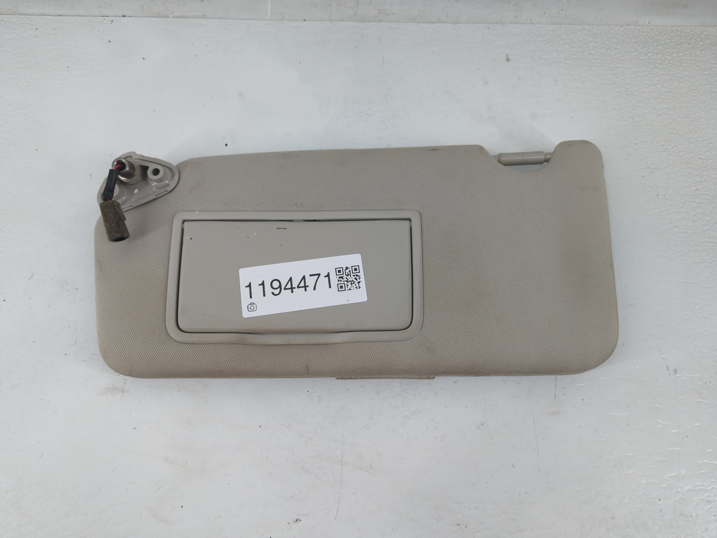 2014 Dodge Challenger Sun Visor Shade Replacement Driver Left Mirror Fits OEM Used Auto Parts - Oemusedautoparts1.com