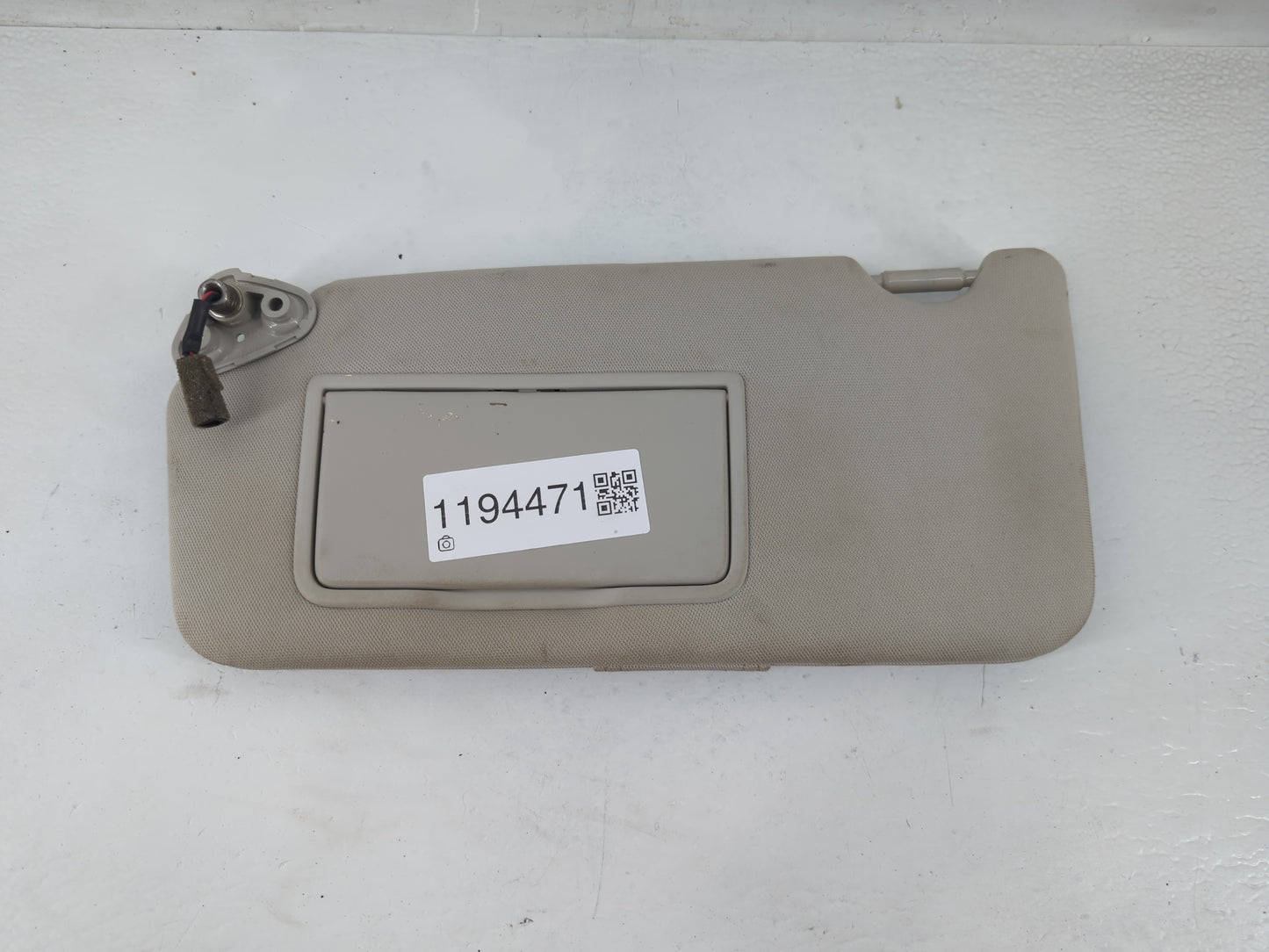 2014 Dodge Challenger Sun Visor Shade Replacement Driver Left Mirror Fits OEM Used Auto Parts - Oemusedautoparts1.com