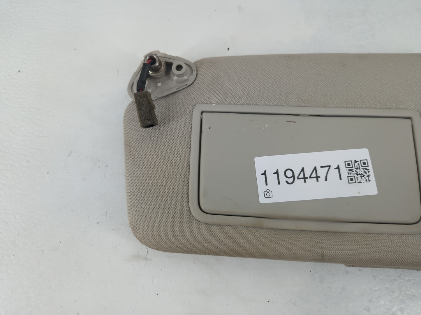 2014 Dodge Challenger Sun Visor Shade Replacement Driver Left Mirror Fits OEM Used Auto Parts - Oemusedautoparts1.com