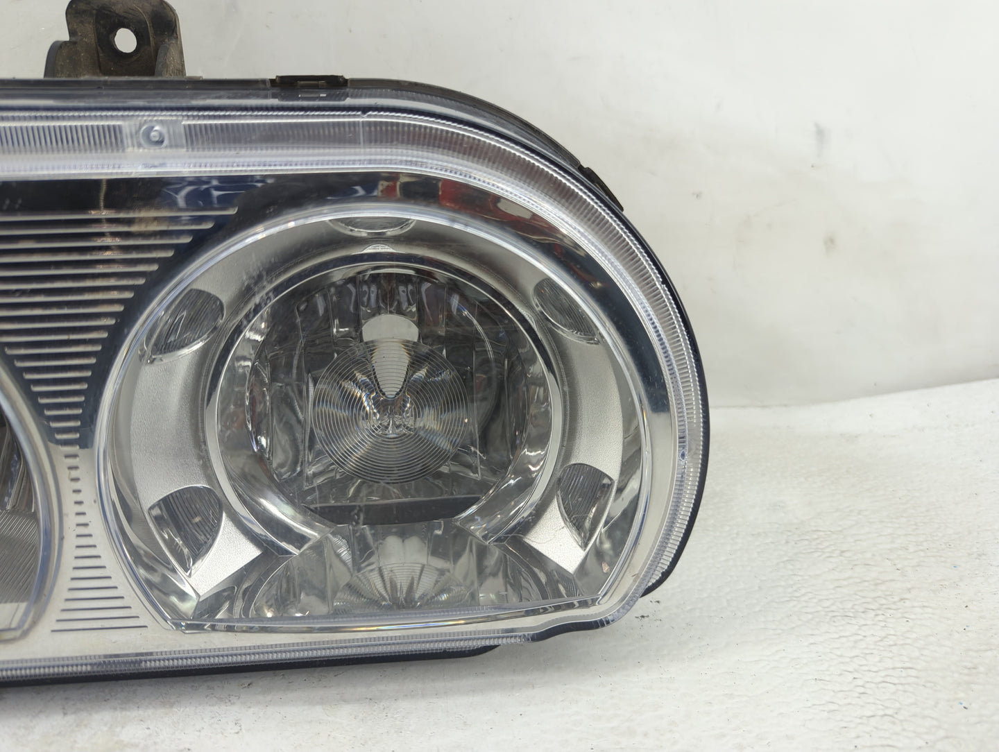 2008-2014 Dodge Challenger Driver Left Oem Head Light Headlight Lamp - Oemusedautoparts1.com