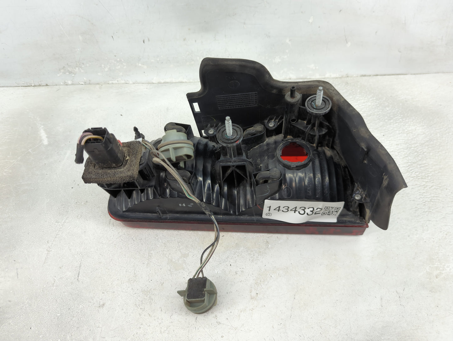 2008-2014 Dodge Challenger Tail Light Assembly Driver Left OEM P/N:05028780 Fits Fits 2008 2009 2010 2011 2012 2013 2014 OEM