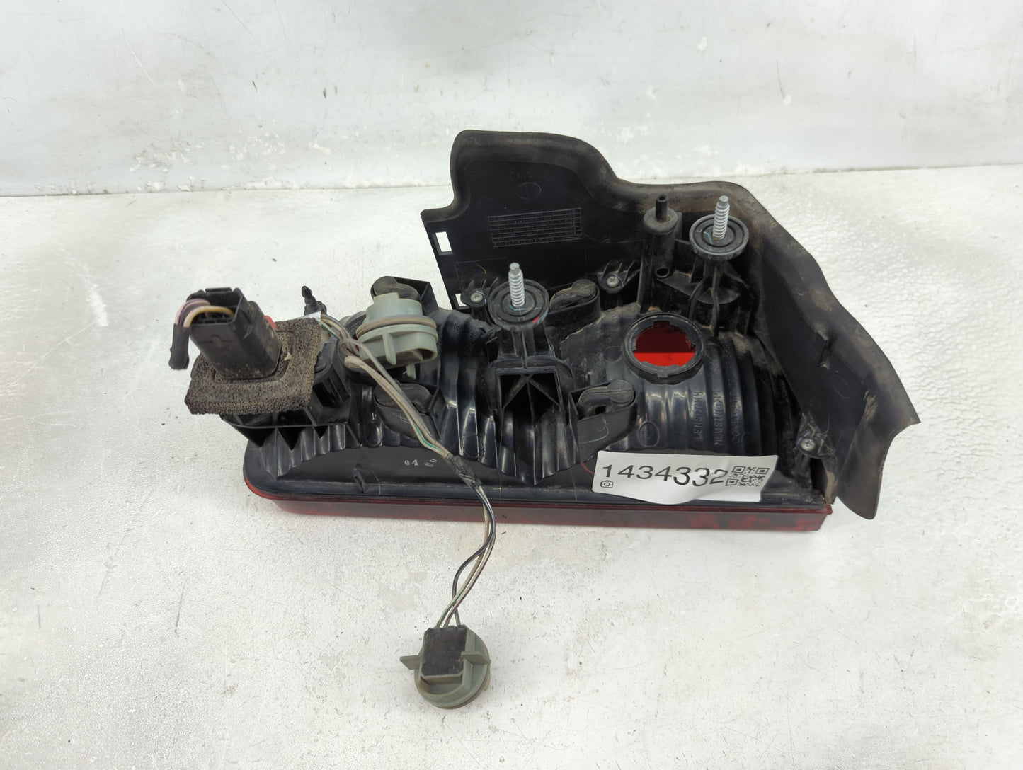 2008-2014 Dodge Challenger Tail Light Assembly Driver Left OEM P/N:05028780 Fits Fits 2008 2009 2010 2011 2012 2013 2014 OEM