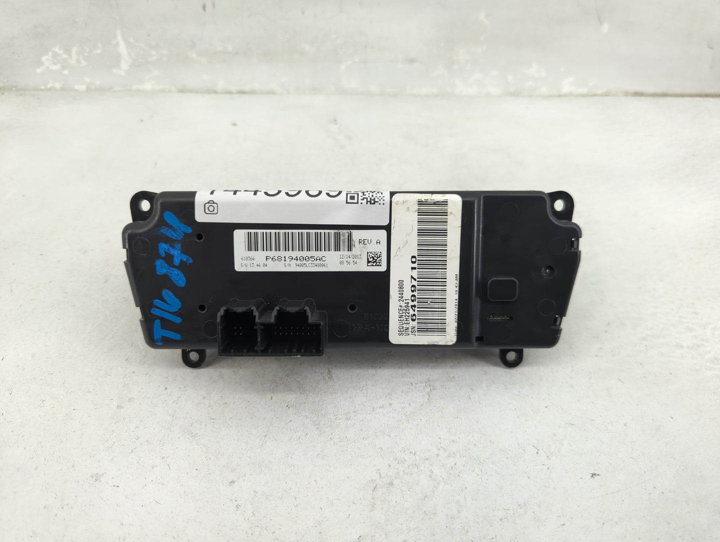 2011-2014 Dodge Challenger Climate Control Module Temperature AC/Heater Replacement P/N:P68194005AC Fits Fits 2011 2012 2013