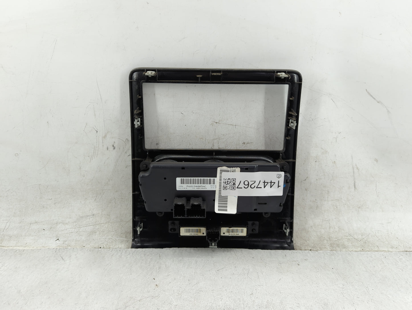2011-2014 Dodge Challenger Climate Control Module Temperature AC/Heater Replacement P/N:P68194005AC Fits Fits 2011 2012 2013
