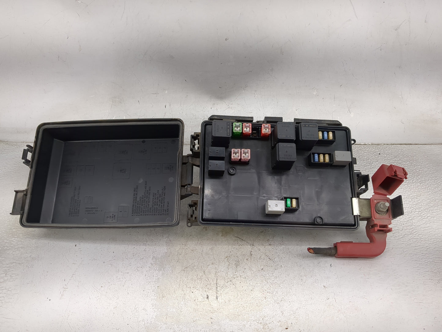 2014 Dodge Challenger Fusebox Fuse Box Panel Relay Module P/N:68044658AA Fits OEM Used Auto Parts - Oemusedautoparts1.com
