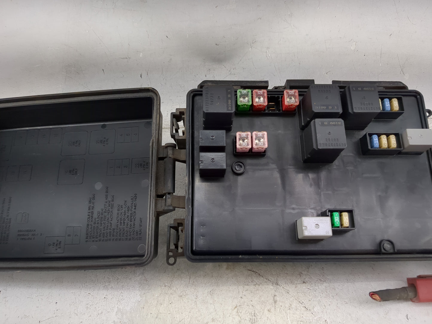 2014 Dodge Challenger Fusebox Fuse Box Panel Relay Module P/N:68044658AA Fits OEM Used Auto Parts - Oemusedautoparts1.com