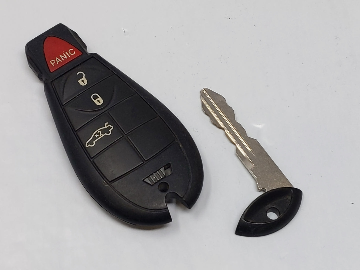 Dodge Challenger Keyless Entry Remote Fob M3N32297100 56046771AA | 56046767AA - Oemusedautoparts1.com