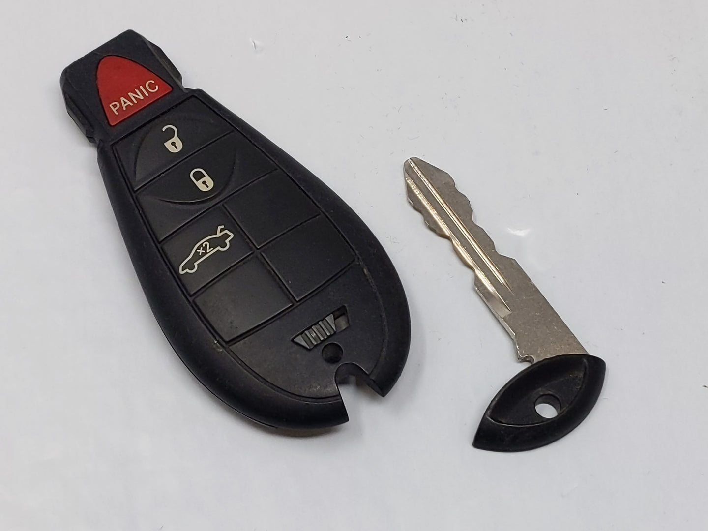 Dodge Challenger Keyless Entry Remote Fob M3N32297100 56046771AA | 56046767AA - Oemusedautoparts1.com
