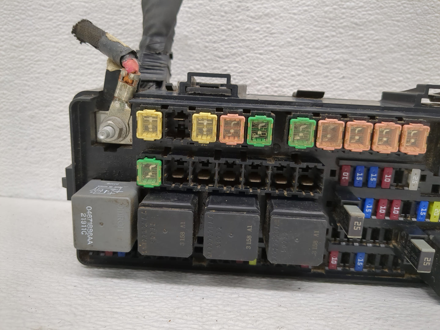 2012-2014 Dodge Charger Fusebox Fuse Box Panel Relay Module P/N:16238BZ P68197046AB Fits Fits 2012 2013 2014 OEM Used Auto P