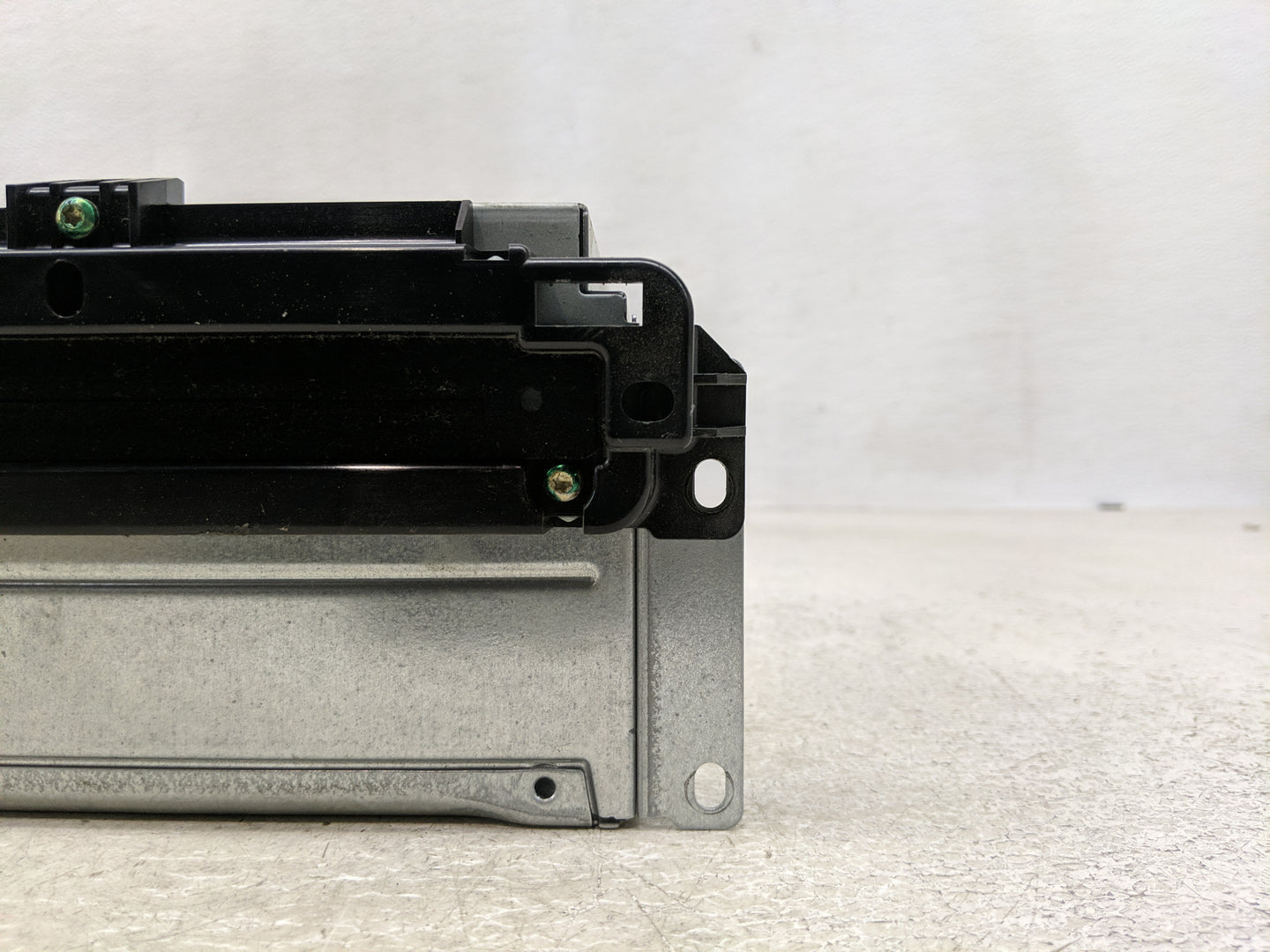 2013-2014 Dodge Charger Radio AM FM Cd Player Receiver Replacement P/N:68209671AB Fits Fits 2013 2014 OEM Used Auto Parts - 