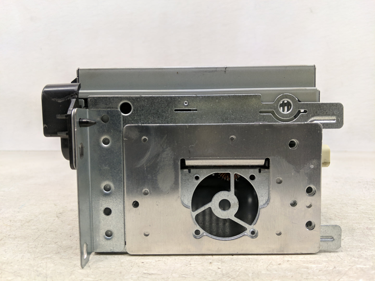 2013-2014 Dodge Charger Radio AM FM Cd Player Receiver Replacement P/N:68209671AB Fits Fits 2013 2014 OEM Used Auto Parts - 