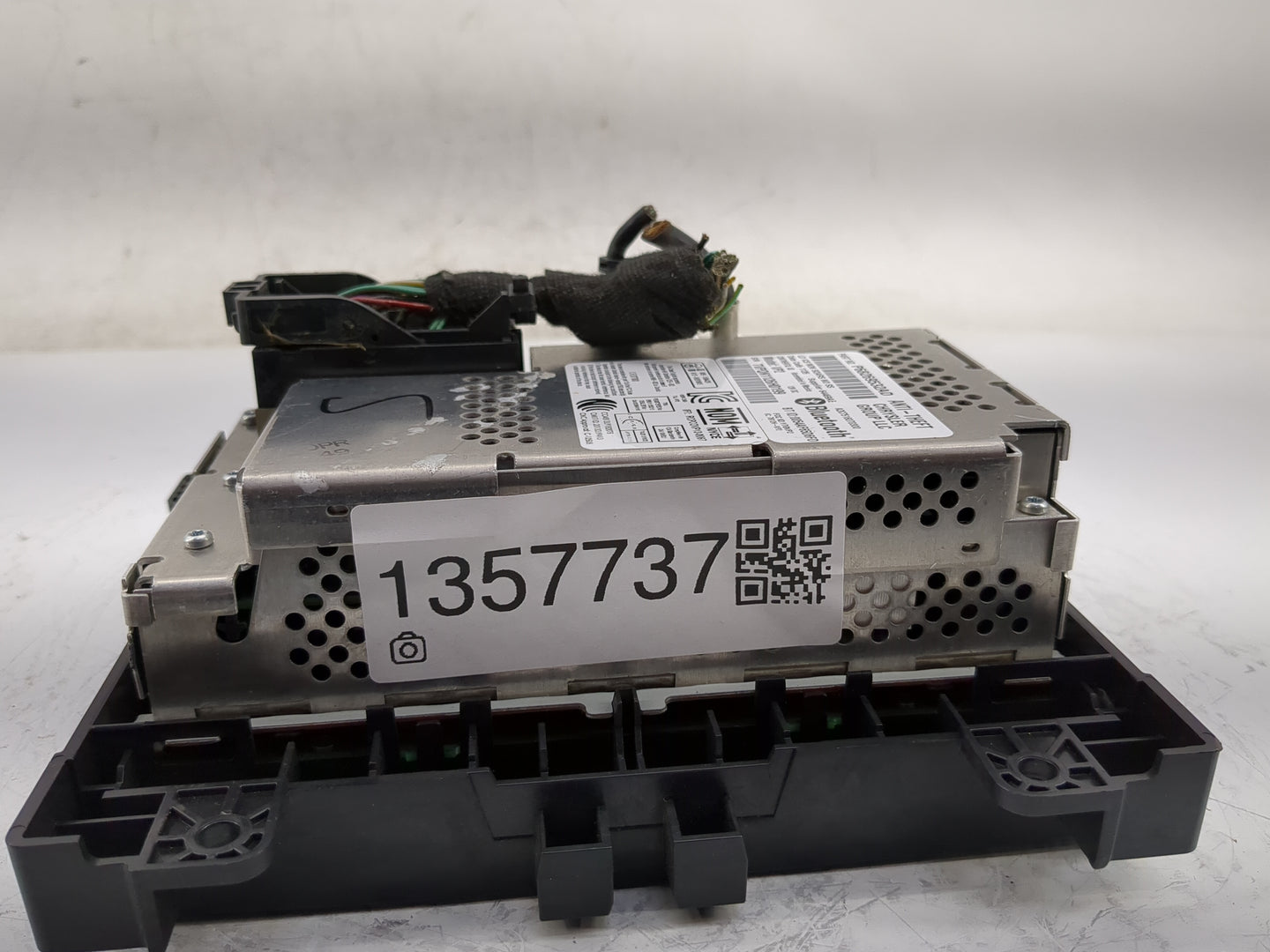 2013-2014 Dodge Charger Radio AM FM Cd Player Receiver Replacement P/N:68269532AD Fits Fits 2013 2014 OEM Used Auto Parts - 