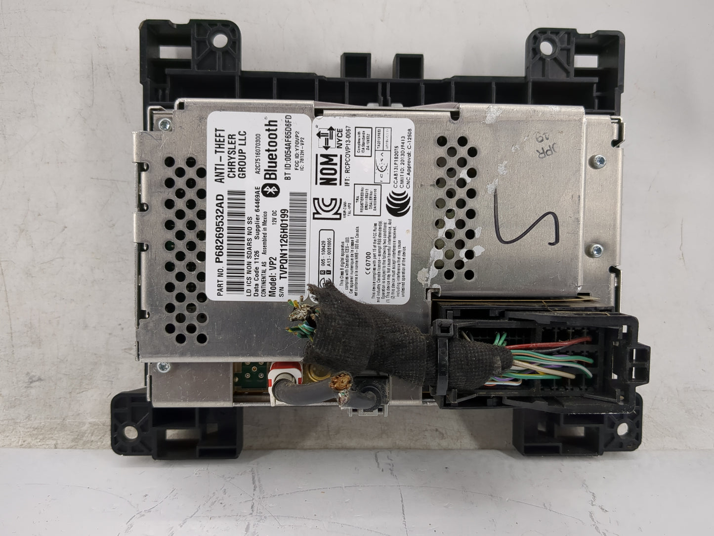 2013-2014 Dodge Charger Radio AM FM Cd Player Receiver Replacement P/N:68269532AD Fits Fits 2013 2014 OEM Used Auto Parts - 