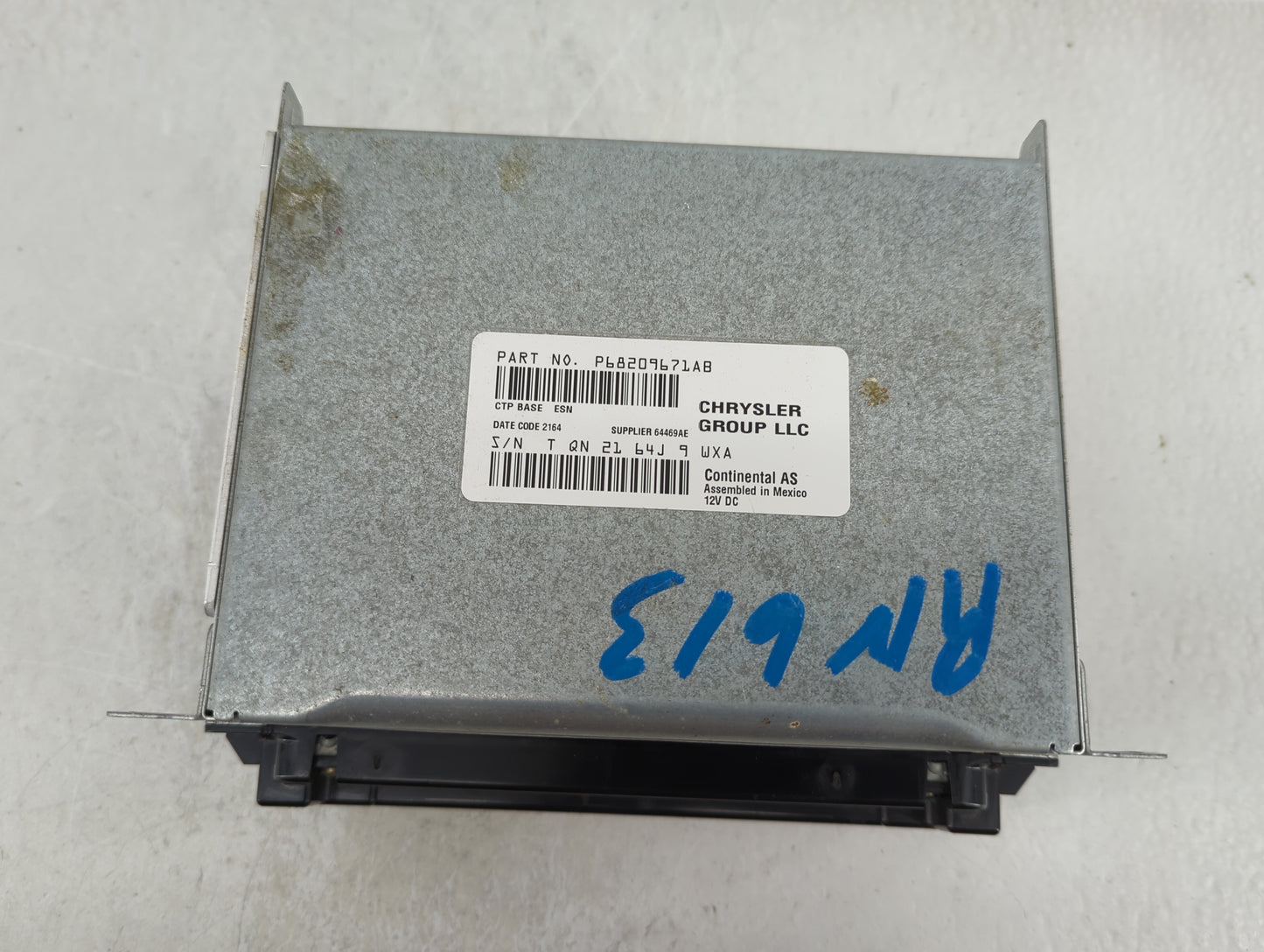 2013-2014 Dodge Charger Radio AM FM Cd Player Receiver Replacement P/N:P68209671AB Fits Fits 2013 2014 OEM Used Auto Parts -