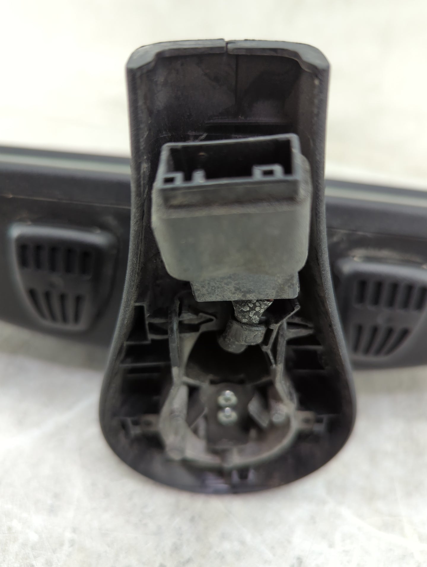 2014 Dodge Charger Interior Rear View Mirror Replacement OEM P/N:113012 905-2863, 57010495AB, 026542 Fits OEM Used Auto Part