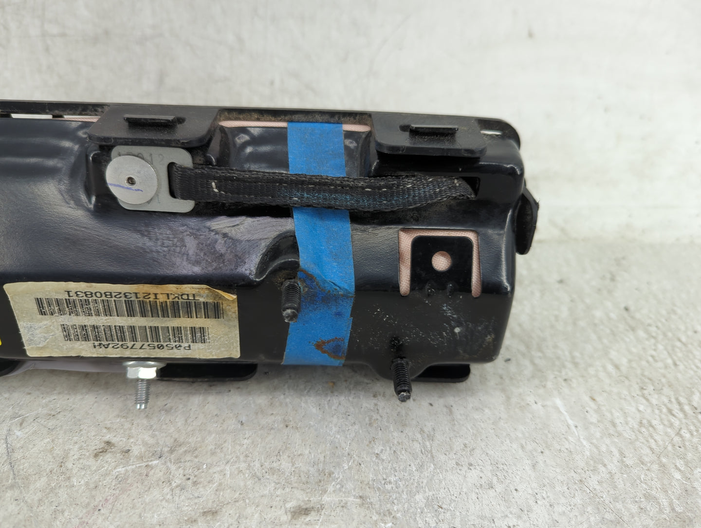 2015-2022 Dodge Charger Air Bag Driver Left Knee OEM P/N:P05057792AH TDKLI2132B0831 Fits OEM Used Auto Parts - Oemusedautopa