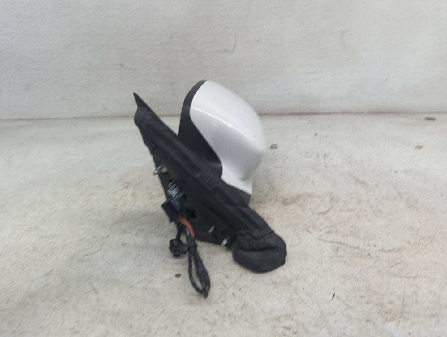 2011-2014 Dodge Charger Driver Side View Mirror - Left Door Mirror OEM Used - Oemusedautoparts1.com