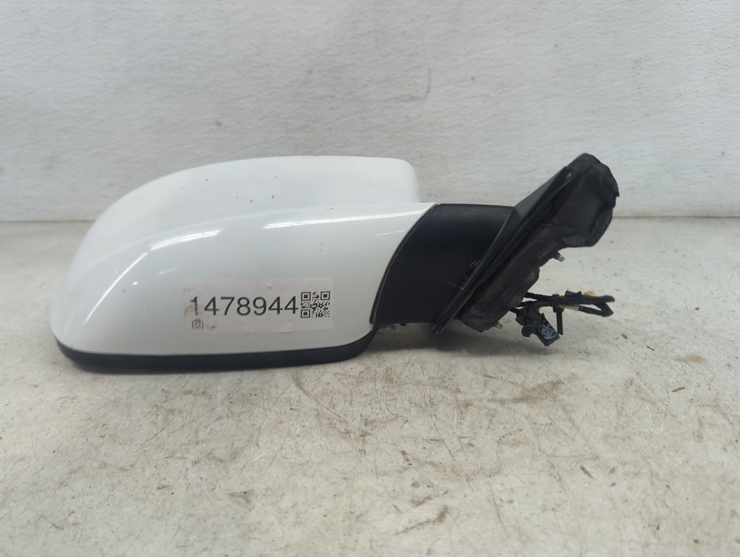 2011-2014 Dodge Charger Passenger Side View Mirror - Right Door Mirror OEM Used - Oemusedautoparts1.com