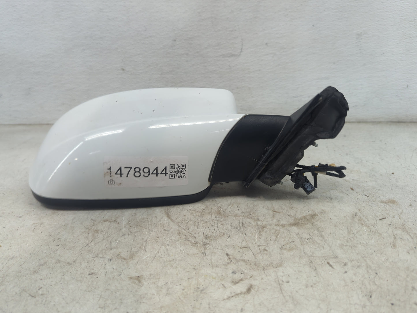 2011-2014 Dodge Charger Passenger Side View Mirror - Right Door Mirror OEM Used - Oemusedautoparts1.com