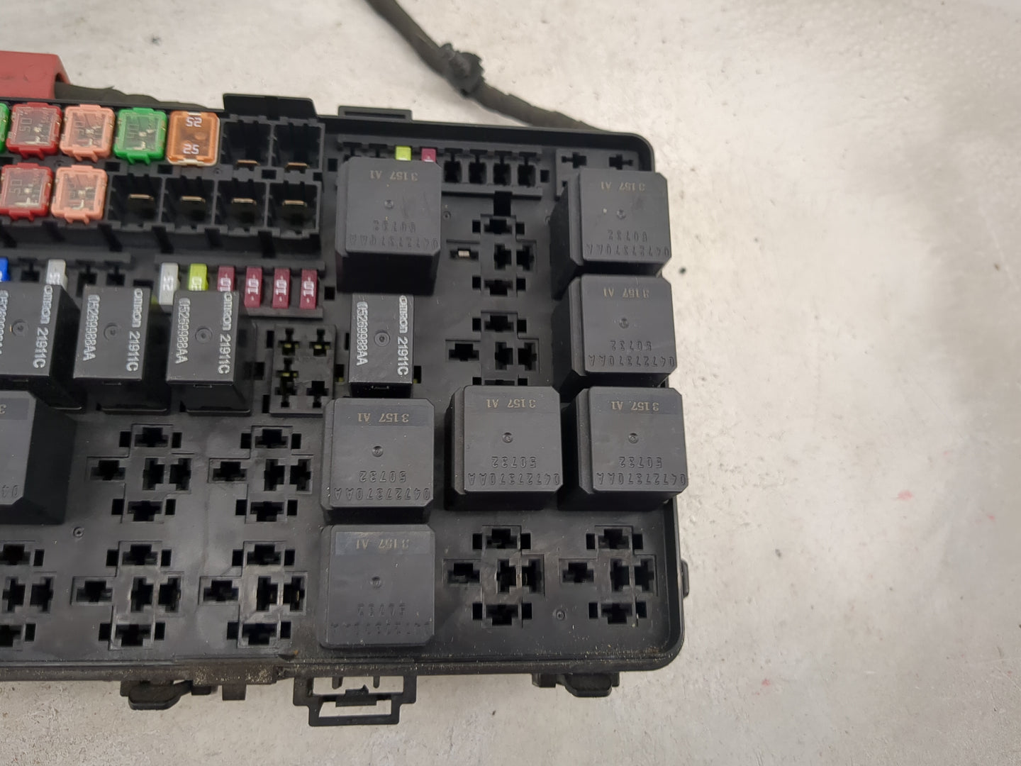 2012-2014 Dodge Charger Fusebox Fuse Box Panel Relay Module P/N:68202725AB T-AW-12223 Fits Fits 2012 2013 2014 OEM Used Auto