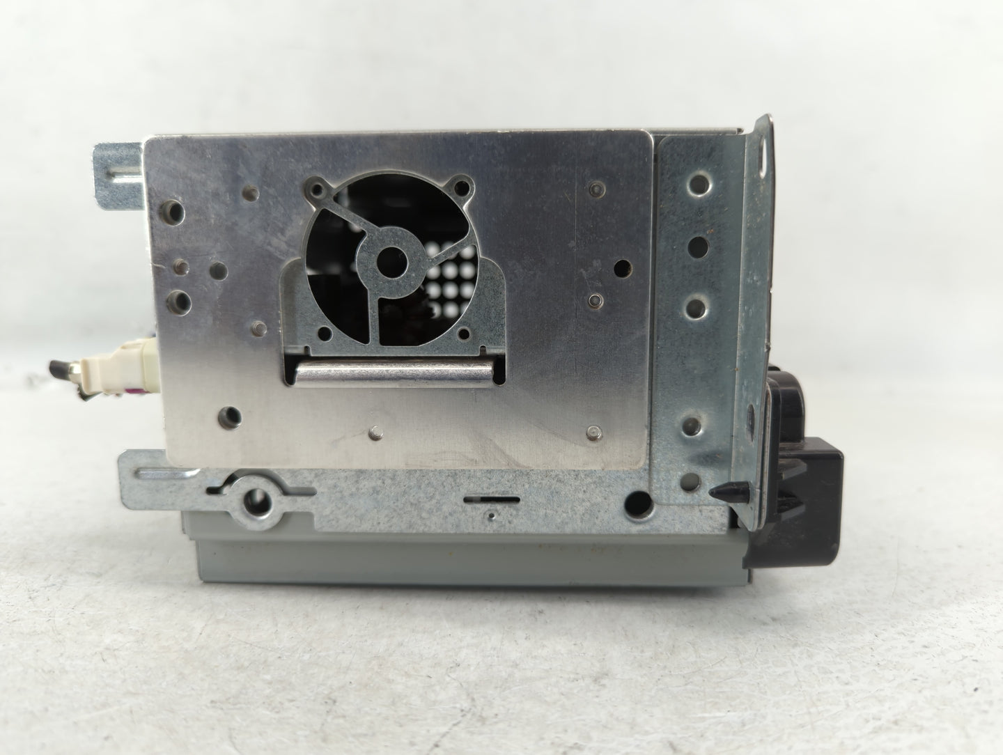 2013-2014 Dodge Charger Am Fm Cd Player Radio Receiver - Oemusedautoparts1.com