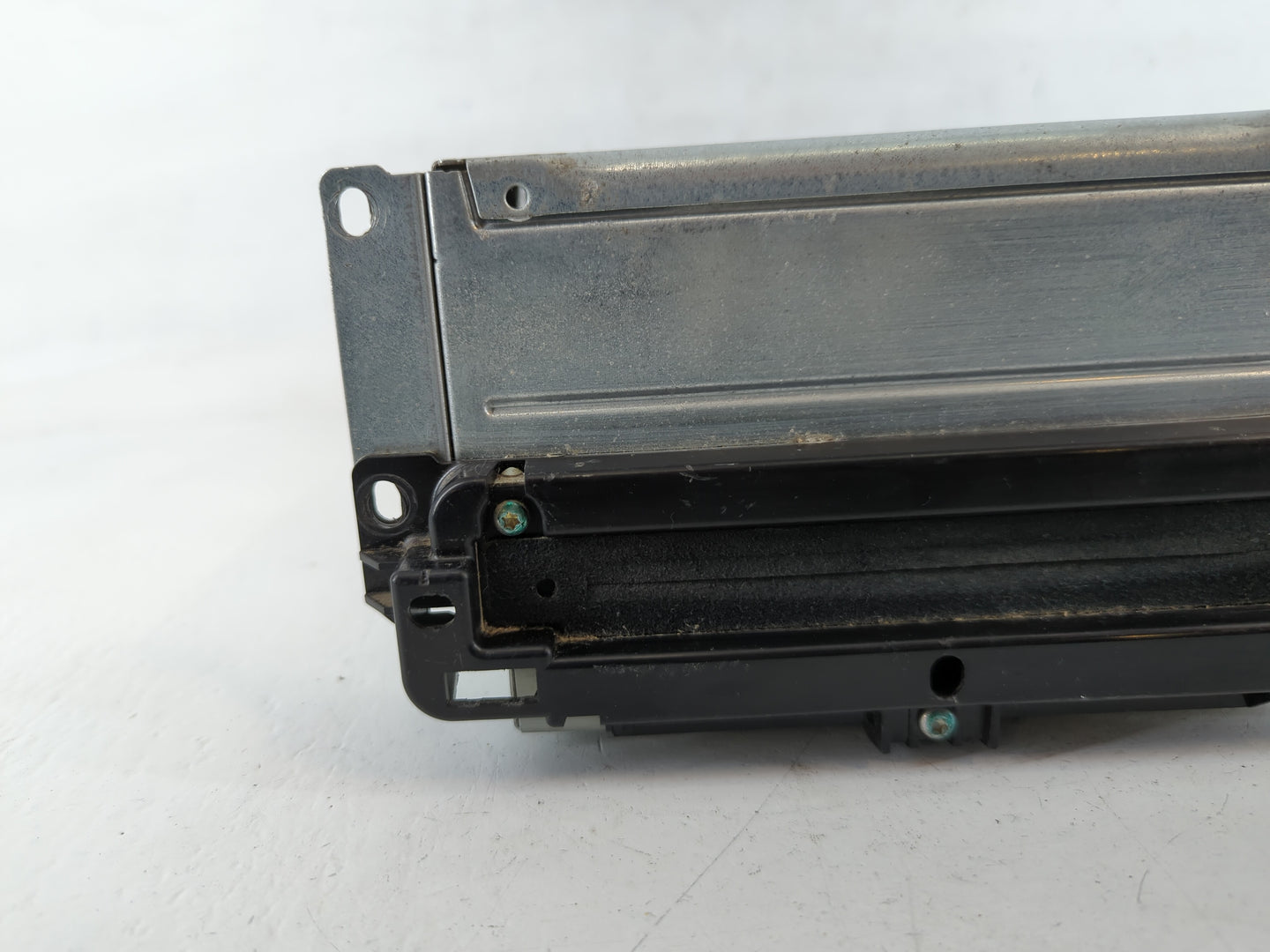 2013-2014 Dodge Charger Radio AM FM Cd Player Receiver Replacement P/N:P68209671AB Fits Fits 2013 2014 OEM Used Auto Parts -