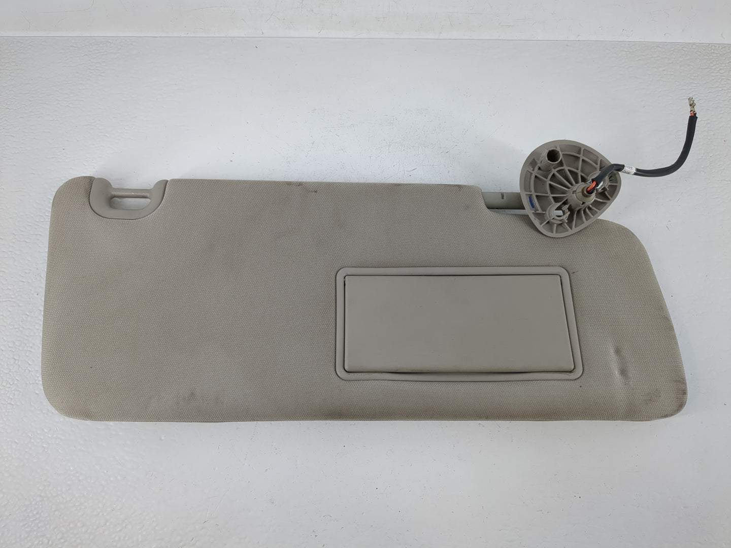 2014 Dodge D150 Sun Visor Shade Replacement Passenger Right Mirror Fits Fits 2013 2015 2016 2017 2018 OEM Used Auto Parts - 