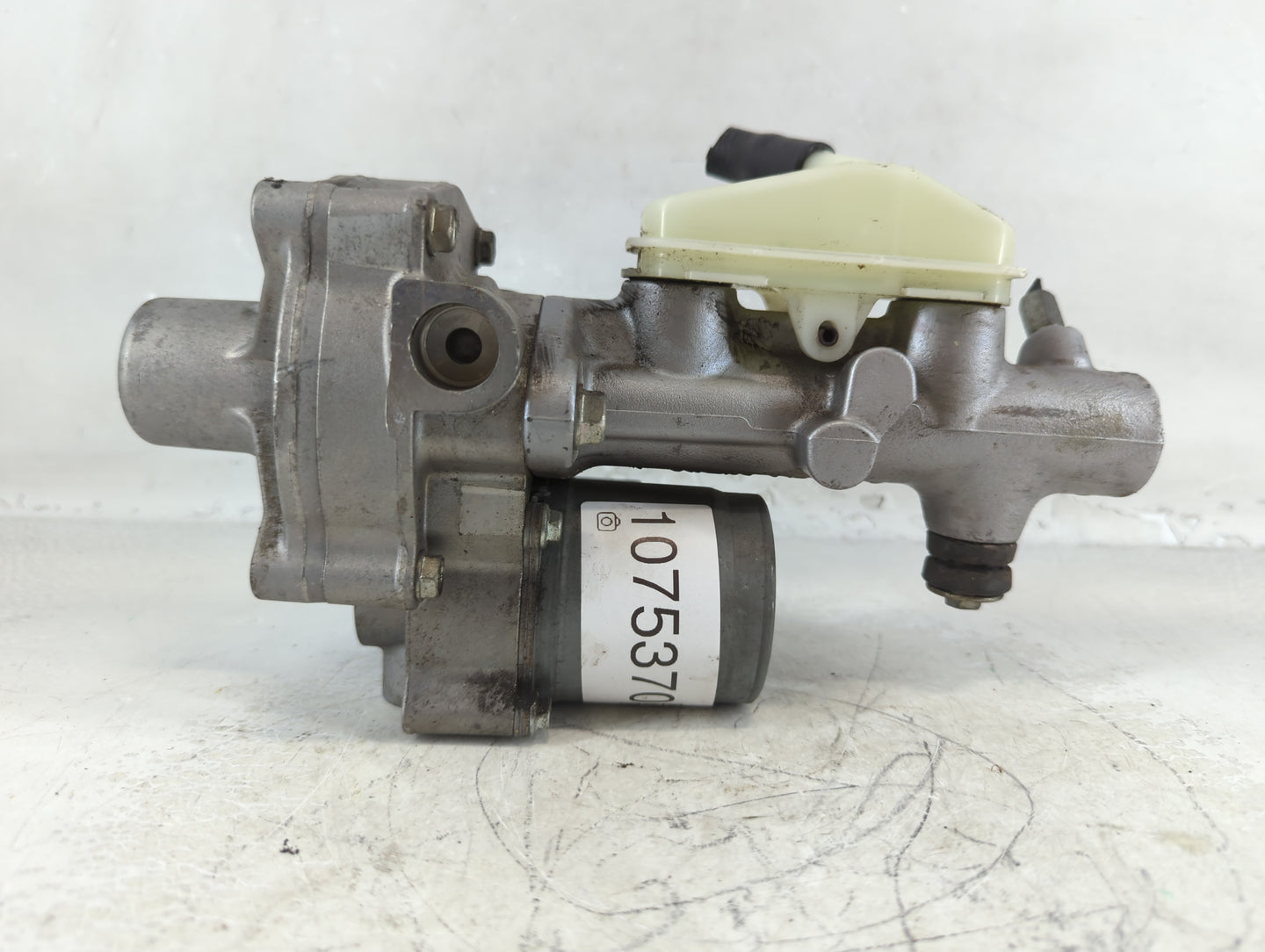 2013-2016 Dodge Dart Power Brake Booster Oem - Oemusedautoparts1.com