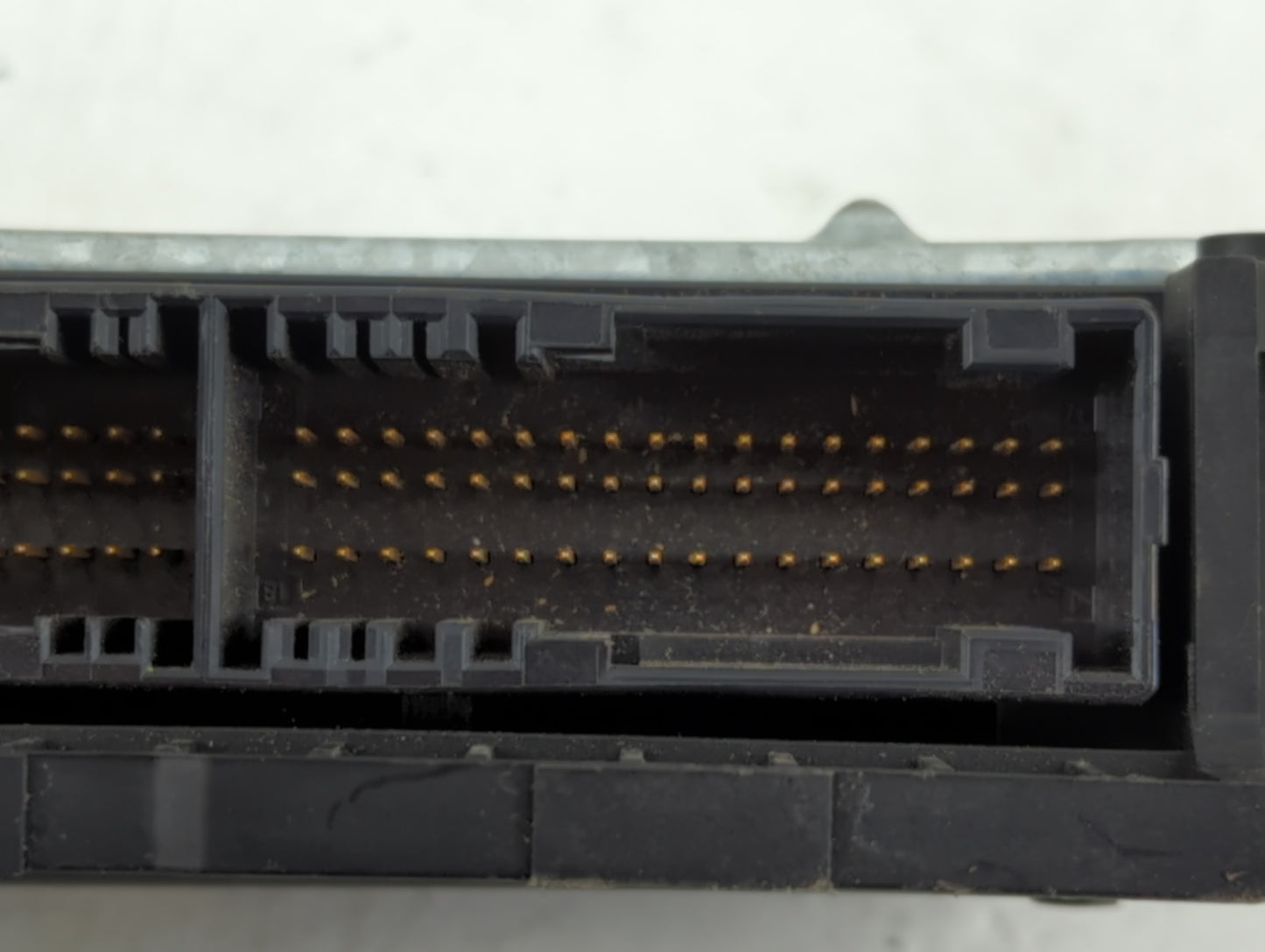 2014-2014 Dodge Dart Chassis Control Module Ccm Bcm Body Control - Oemusedautoparts1.com