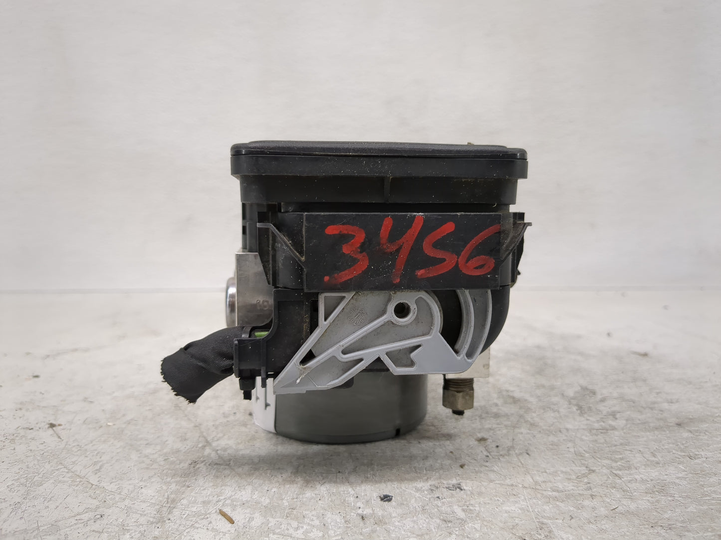2014-2016 Dodge Dart ABS Pump Control Module Replacement P/N:25.0621-3159.3 P68150088AG Fits Fits 2014 2015 2016 OEM Used Au