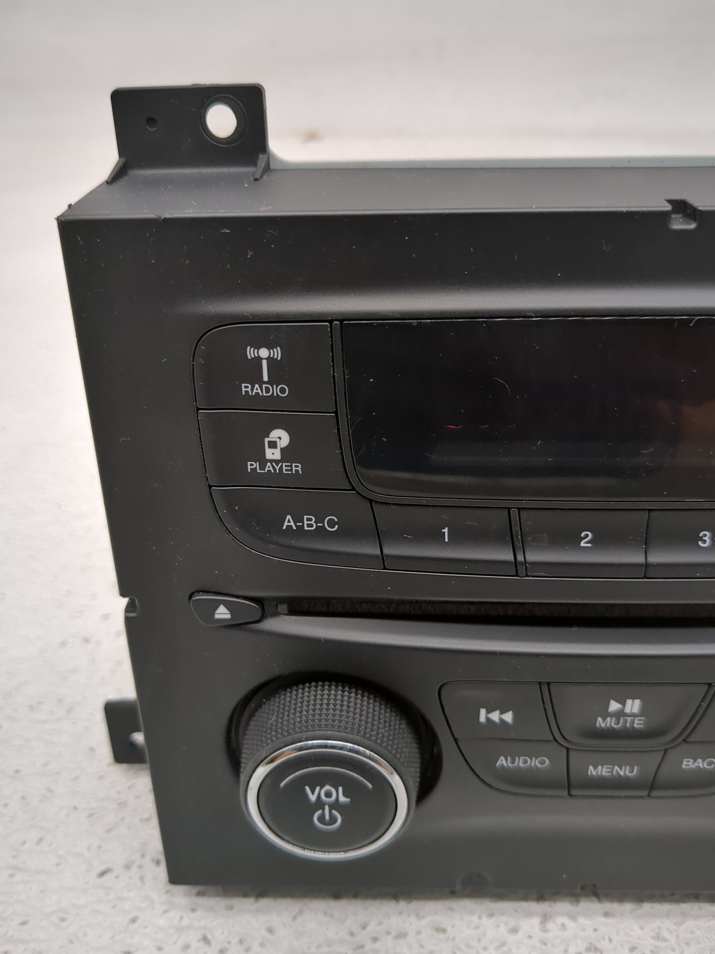 2013-2014 Dodge Dart Radio AM FM Cd Player Receiver Replacement P/N:04692356AH Fits Fits 2013 2014 OEM Used Auto Parts - Oem