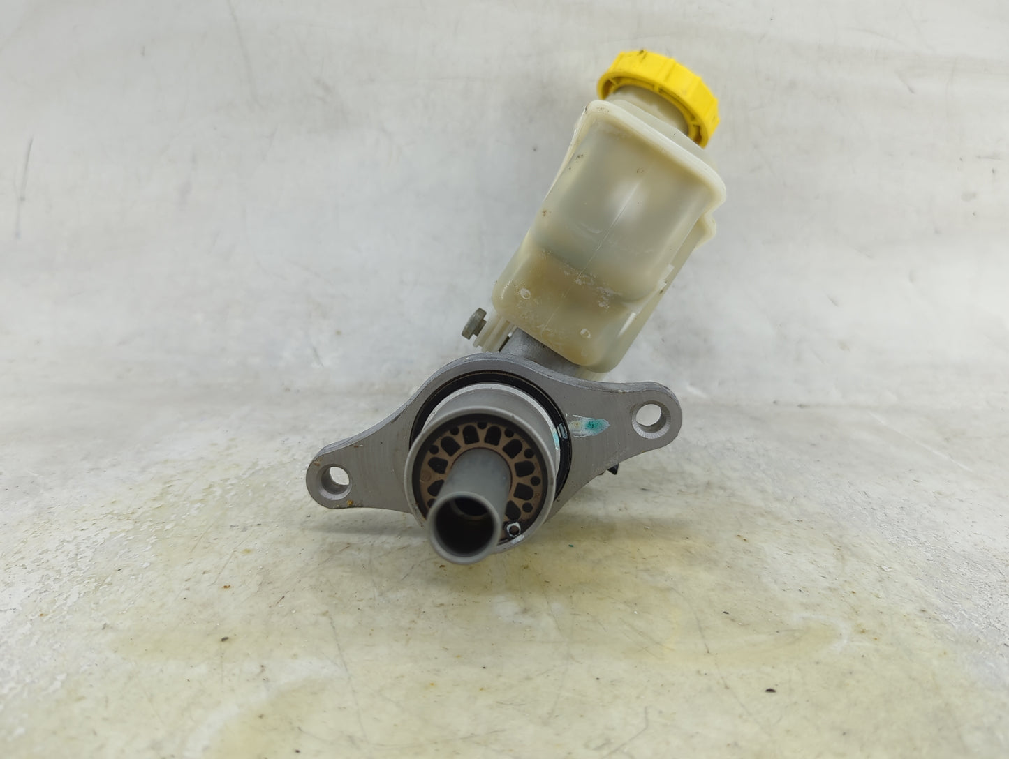 2013-2016 Dodge Dart Brake Master Cylinder 1490651 - Oemusedautoparts1.com