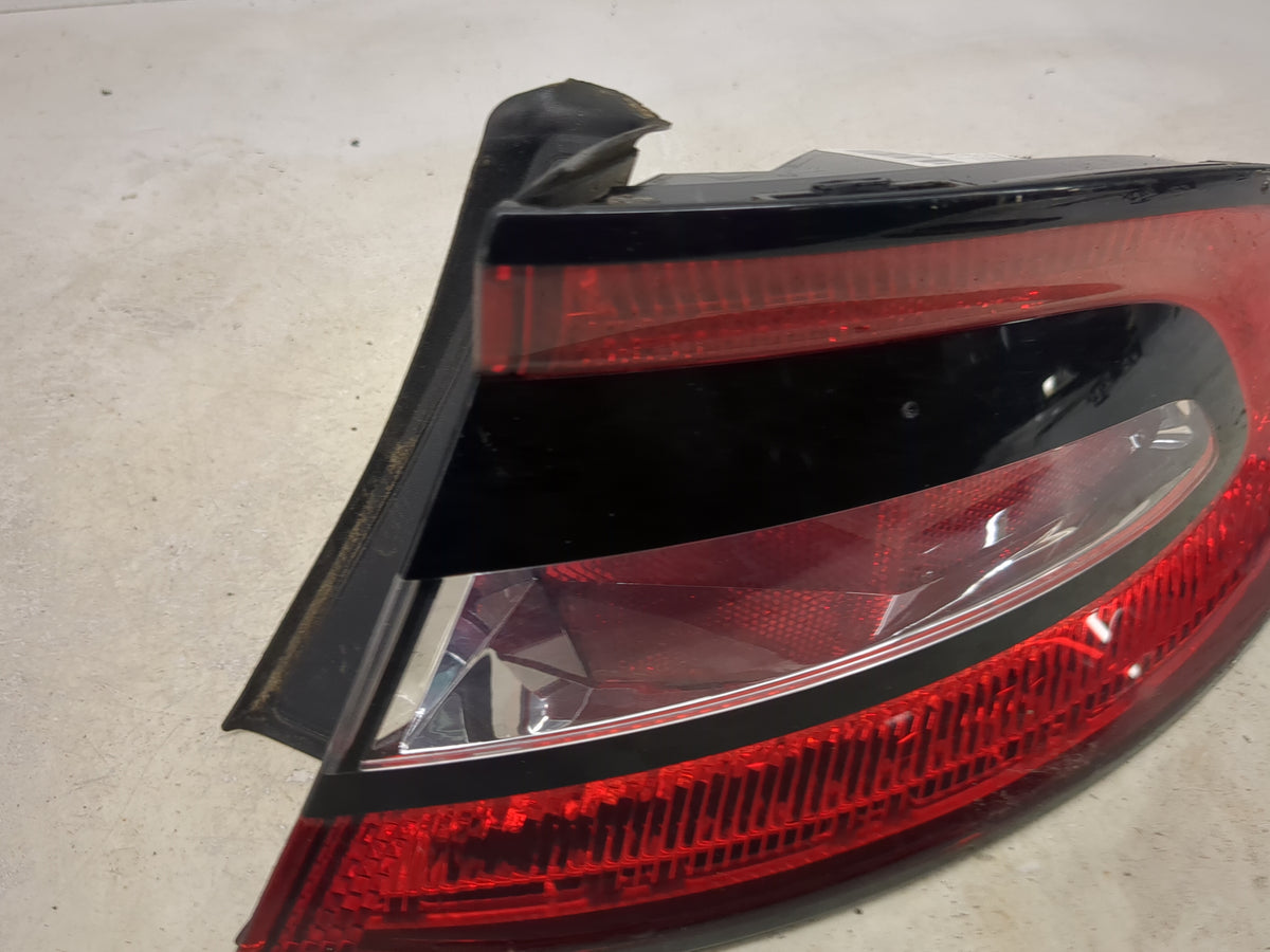 2013-2016 Dodge Dart Tail Light Assembly Passenger Right OEM P/N:F00HTC4016 68081394AE Fits Fits 2013 2014 2015 2016 OEM Use