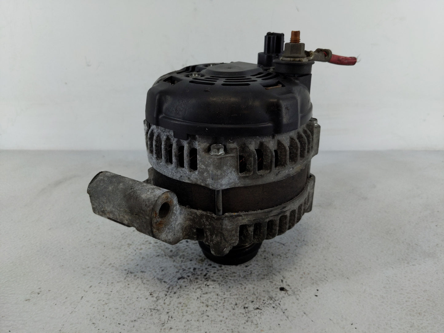 2011-2015 Dodge Durango Alternator Replacement Generator Charging Assembly Engine OEM P/N:P04801779AG Fits OEM Used Auto Par