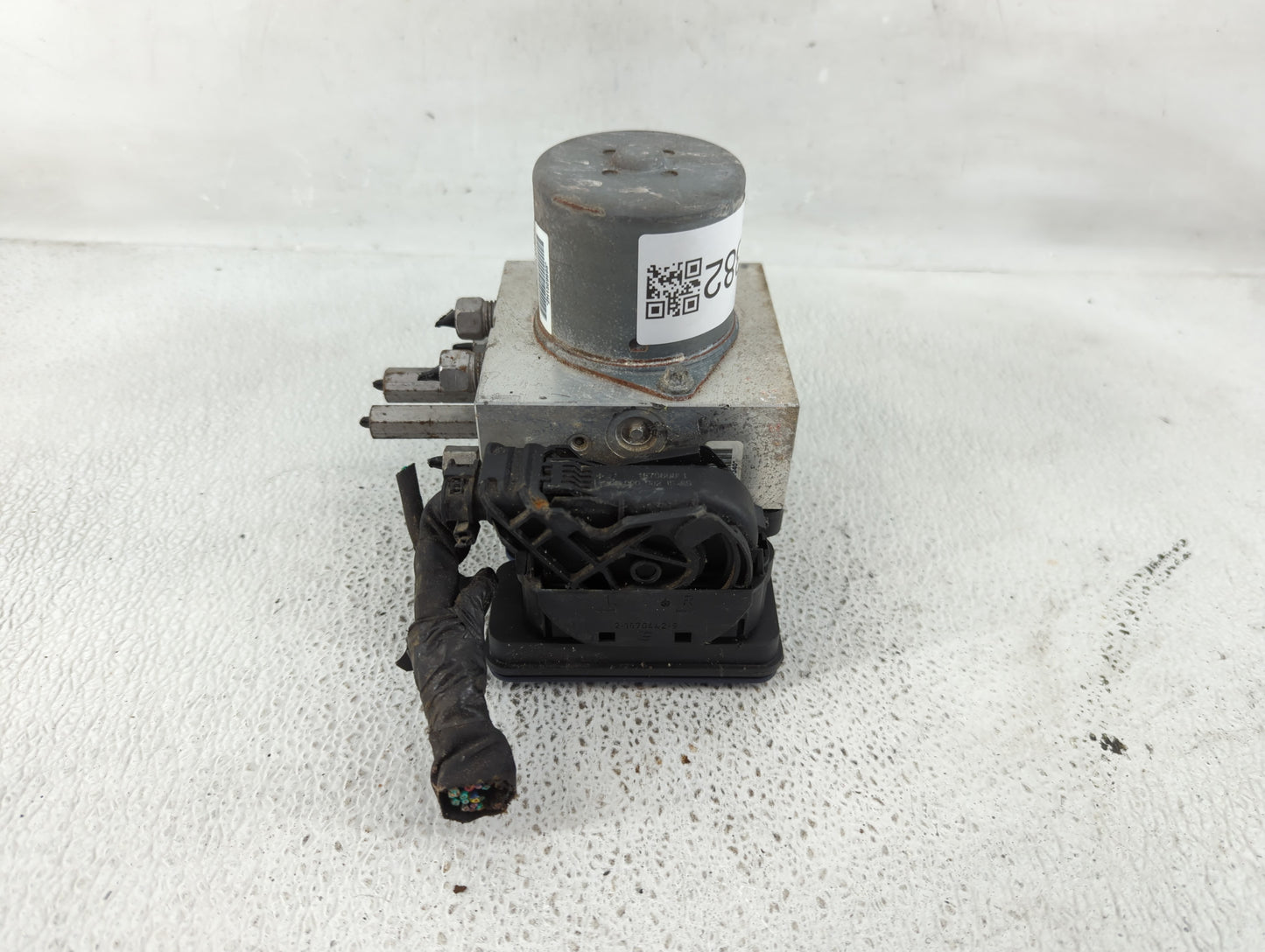 2014-2015 Dodge Durango ABS Pump Control Module Replacement P/N:68227200AD Fits Fits 2014 2015 OEM Used Auto Parts - Oemused