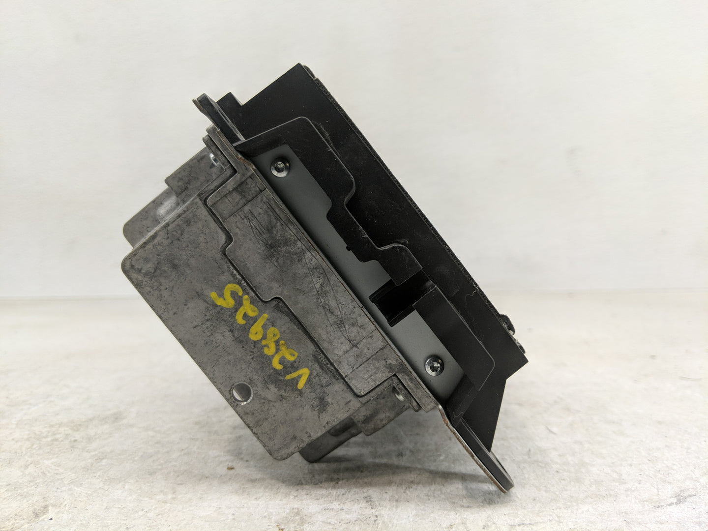 2014 Dodge Durango Radio AM FM Cd Player Receiver Replacement Fits OEM Used Auto Parts - Oemusedautoparts1.com