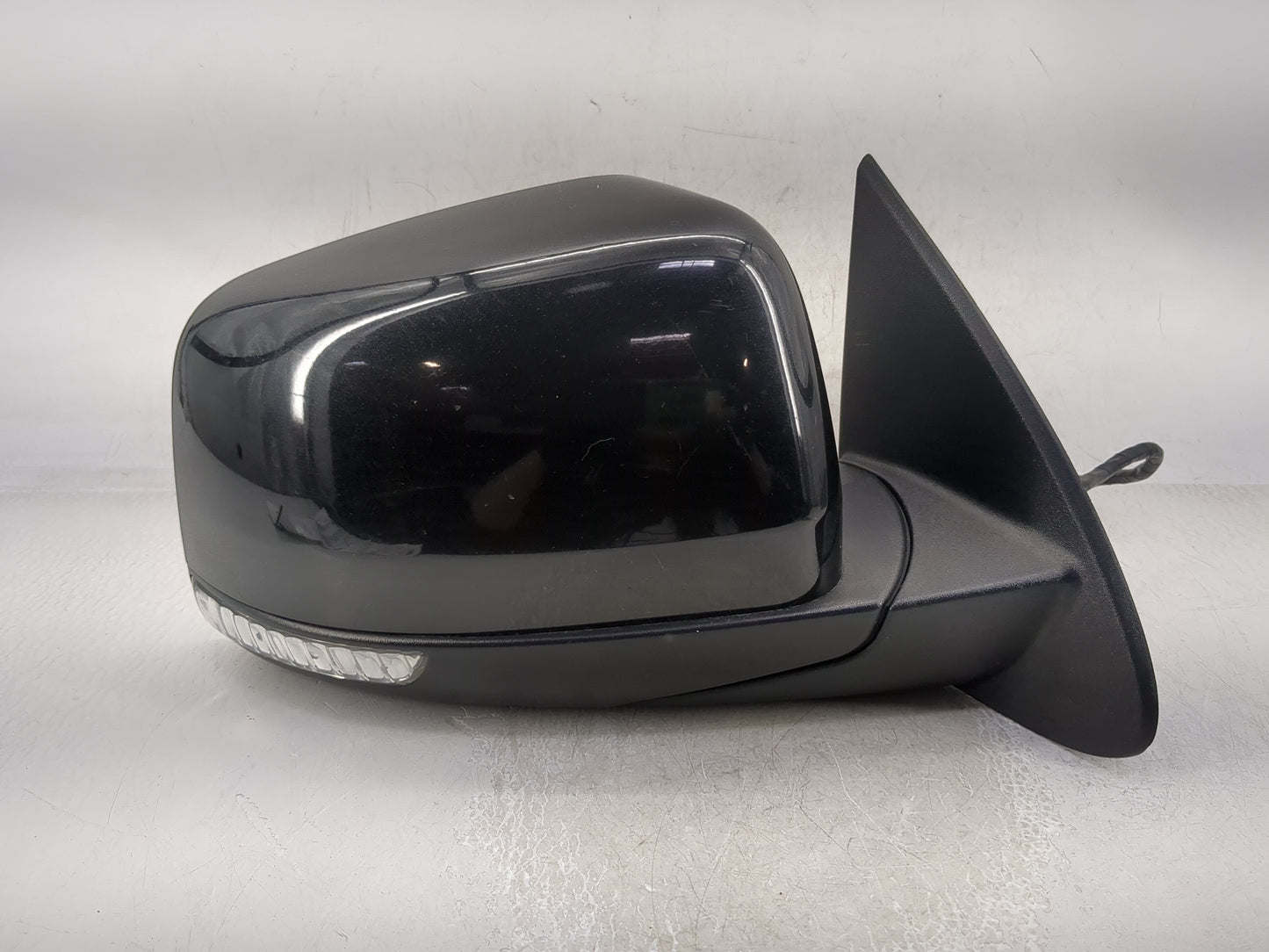 2014 Dodge Durango Passenger Side View Mirror - Right Door Mirror OEM Used - Oemusedautoparts1.com