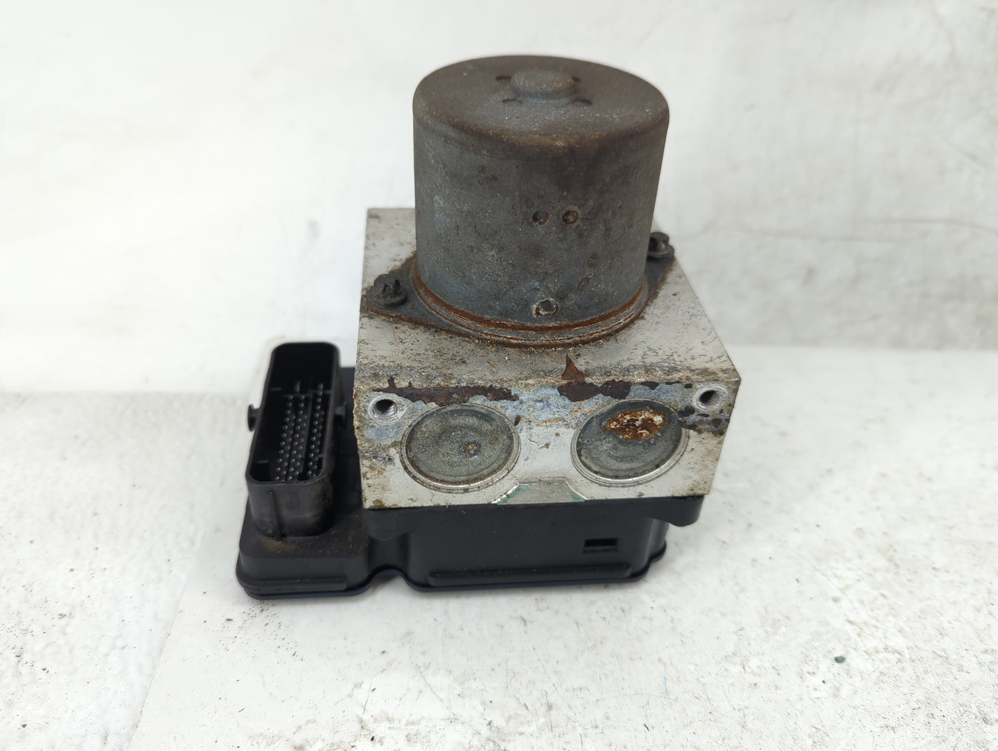 2014-2015 Dodge Durango ABS Pump Control Module Replacement P/N:68227200AD P52022280AD Fits Fits 2014 2015 OEM Used Auto Par