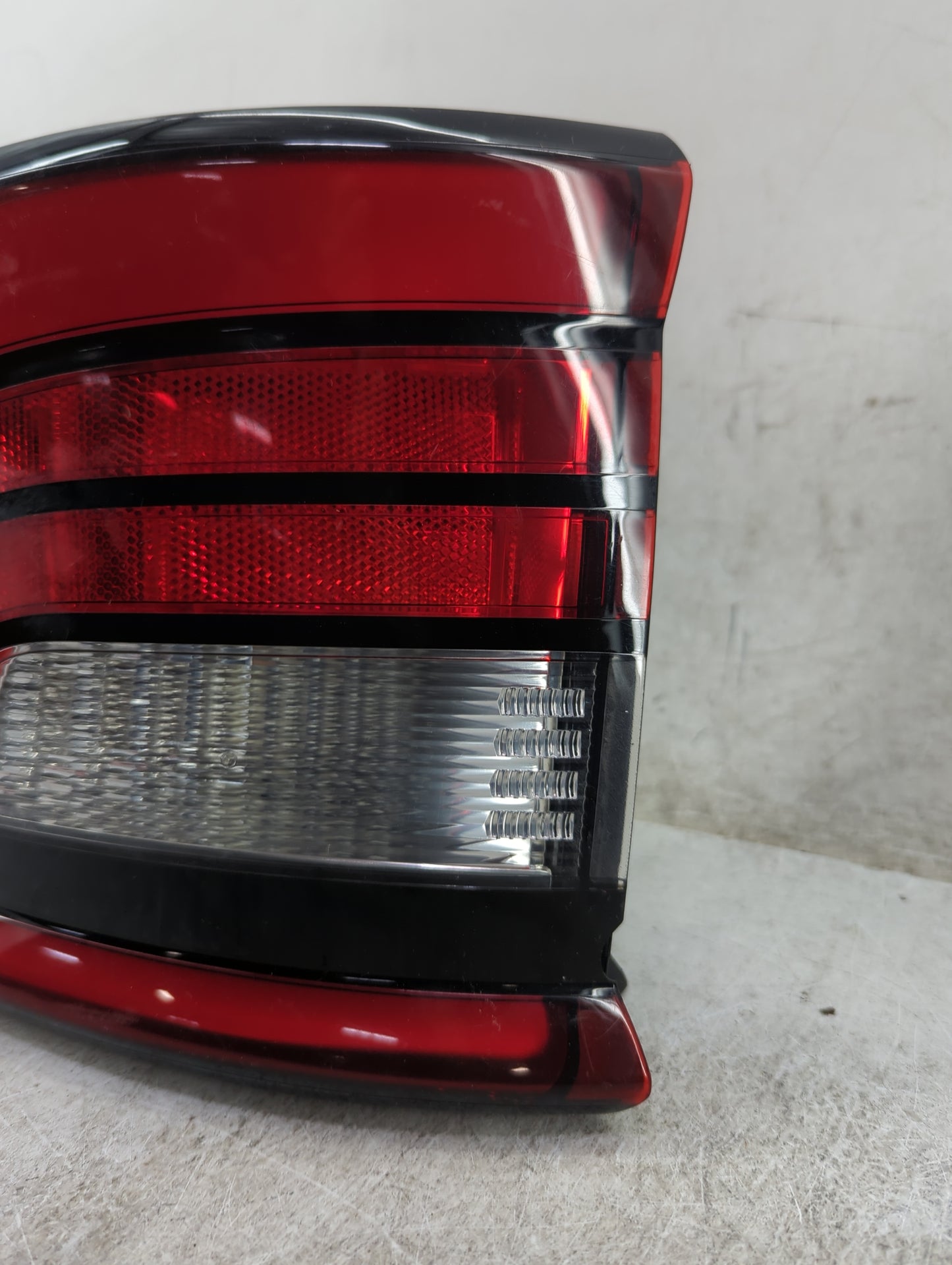 2016-2022 Dodge Durango Tail Light Assembly Passenger Right OEM Fits Fits 2016 2017 2018 2019 2020 2021 2022 OEM Used Auto P