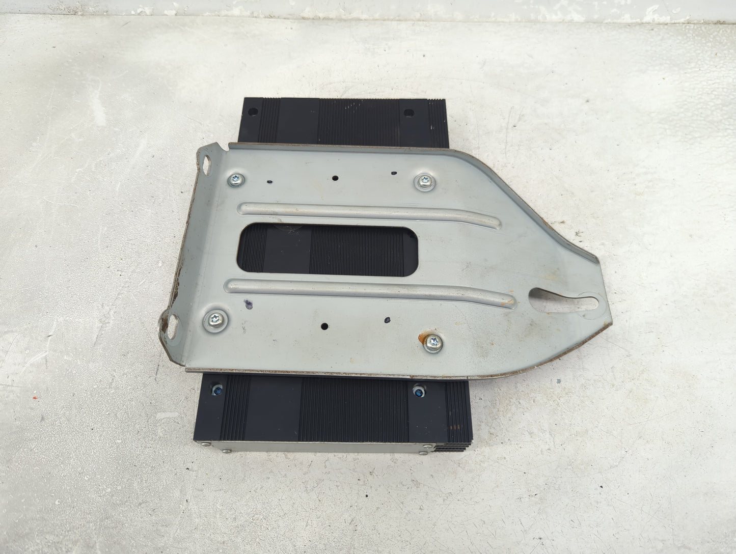 2011-2016 Dodge Durango Radio Speaker Amplifier 05091214ah - Oemusedautoparts1.com