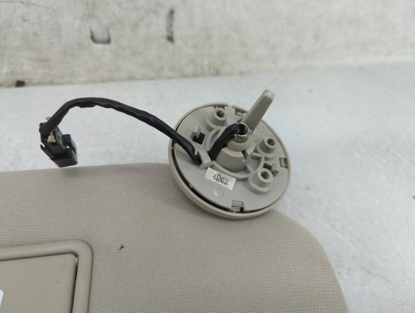 2011-2022 Dodge Durango Sun Visor Shade Replacement Passenger Right Mirror Fits OEM Used Auto Parts - Oemusedautoparts1.com
