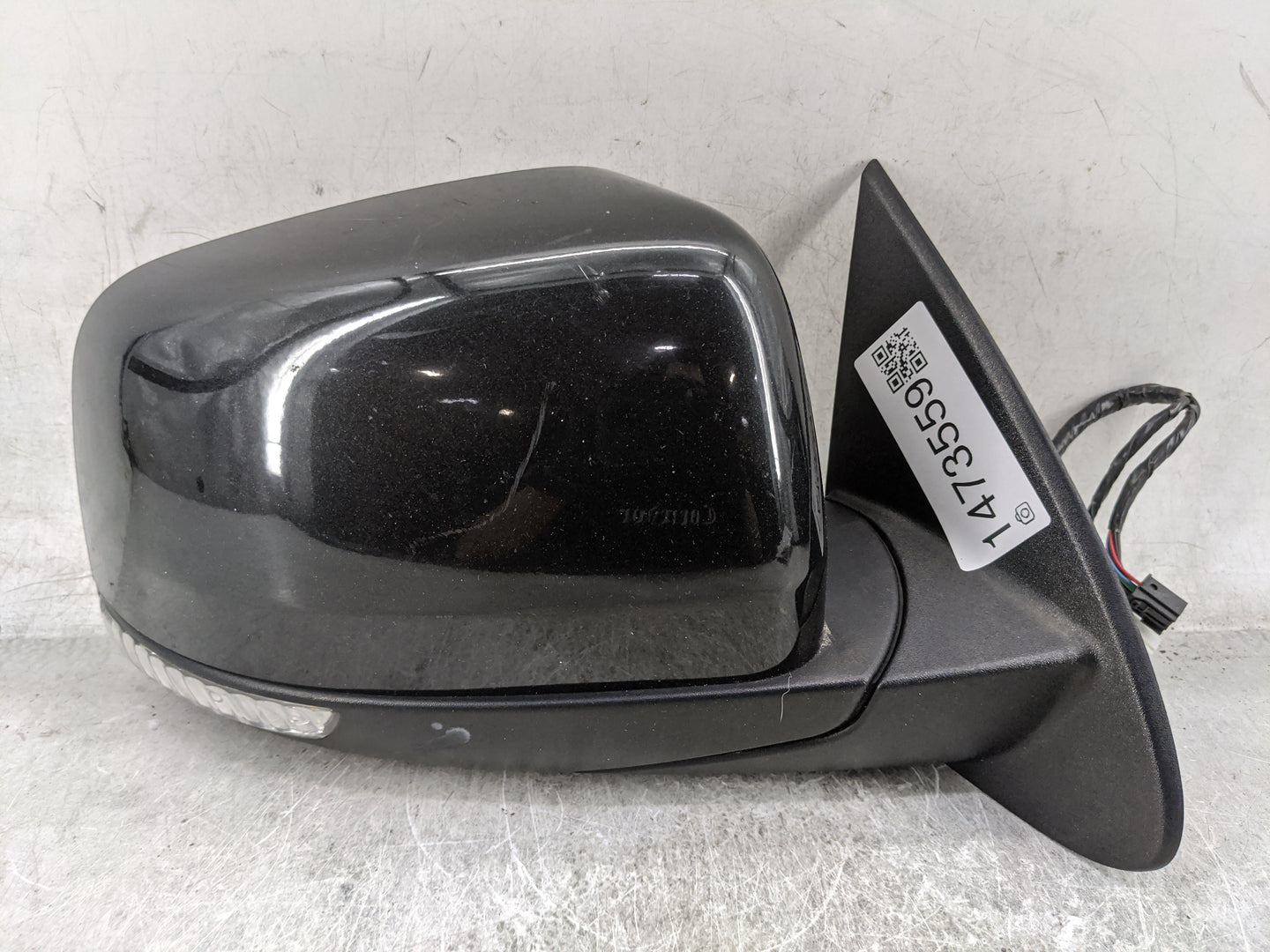 2011-2021 Dodge Durango Passenger Side View Mirror - Right Door Mirror OEM Used - Oemusedautoparts1.com